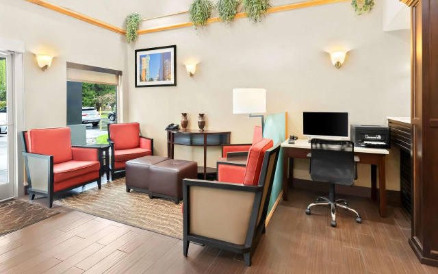 Comfort Suites Portland Airport