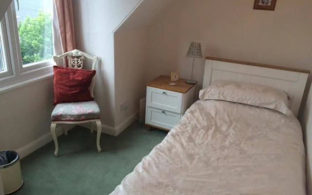 Hillcrest House Bed & Breakfast