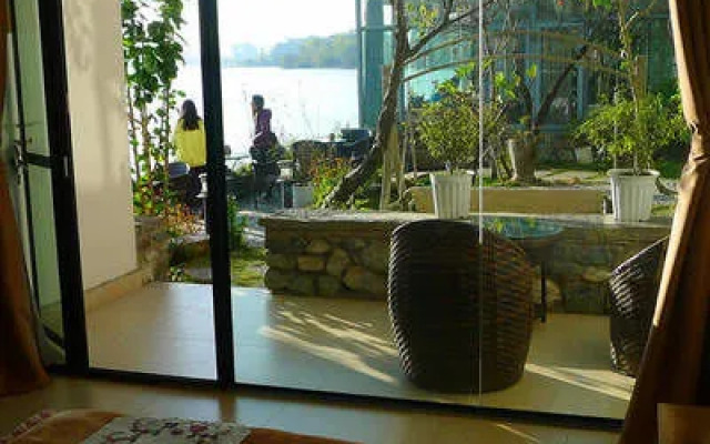 Mingyue.shineitaoyuan