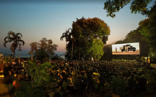 Penthouse Haven Lux Balcony Dining Sea View