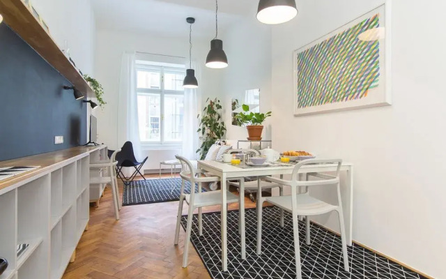 Stylish Modern Apartment in Malastrana