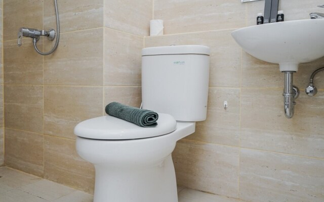 Minimalist and Relaxing Studio Apartment at Springwood Residence