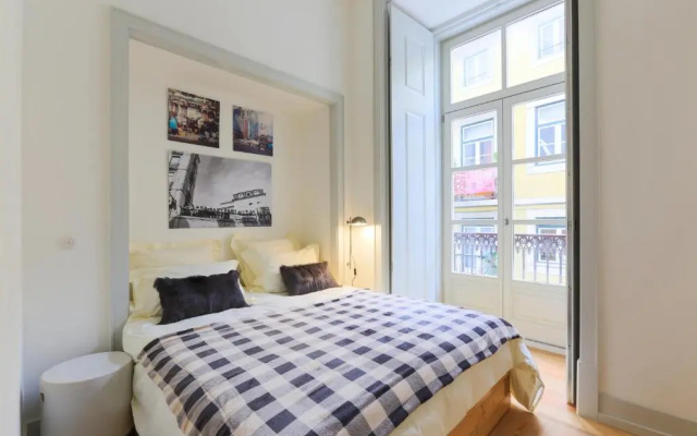 Bacalhoeiros 99 - Beautiful and bright Apartment @ Baixa, Chiado