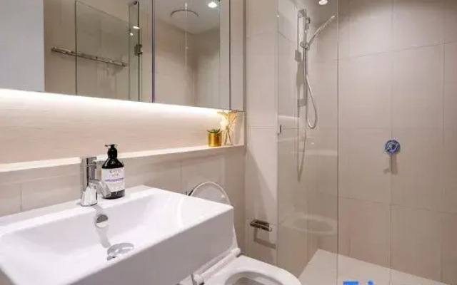 1B1B Condo with Bay &River Views