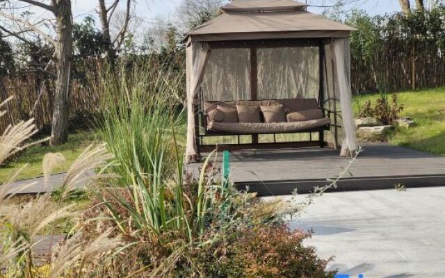 Zhuoyue Health Hot Spring Homestay