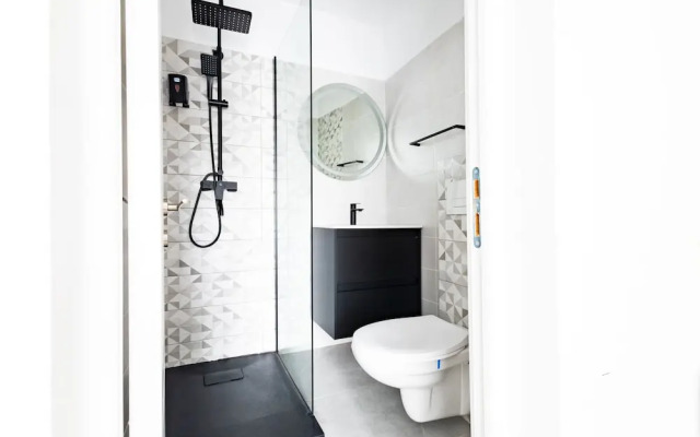 Downtown Victoria Studios By CityBookings