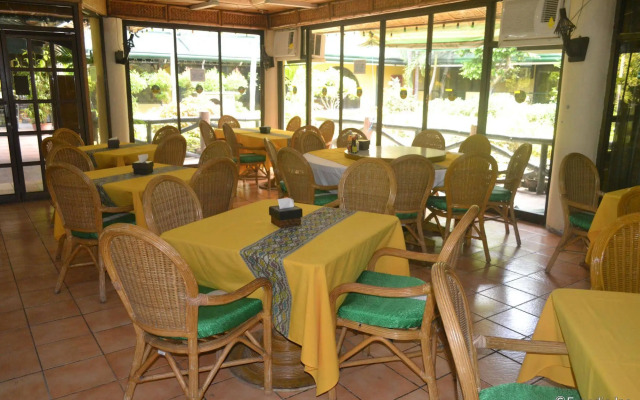 Family Country Hotel & Convention Center