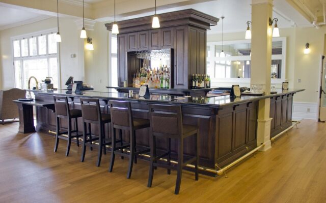 Lake Yellowstone Hotel & Cabins - Inside the Park