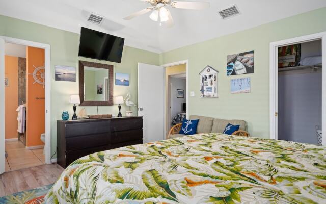 Salt Life Bay Getaway