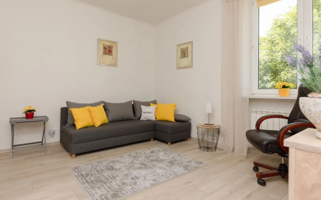 Sunny Studio Raclawicka by Renters