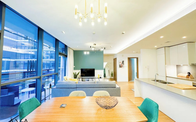 Aya - Impeccable 1BR Apartment with Balcony in City Walk