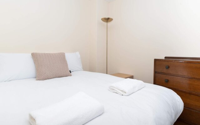 Brilliantly Located 2BD Flat Heart of Edinburgh!