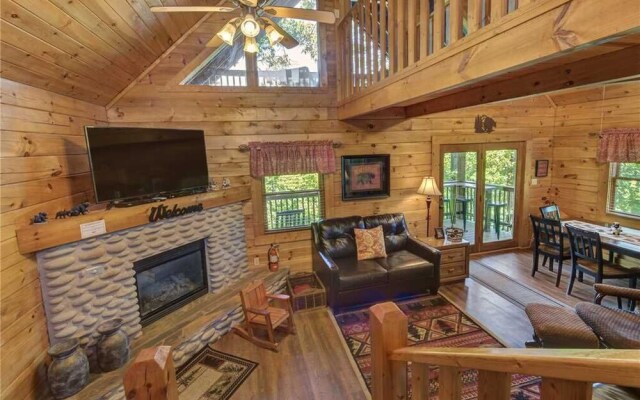 Hibernation Station - Three Bedroom Cabin