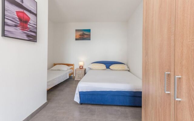 Nice Apartment in Drage With Wifi