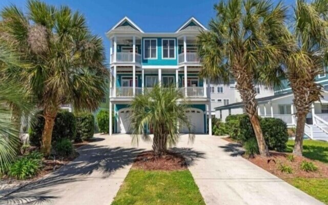 After Dune Delight - Relax And Unwind In This Fun And Spacious 3 Story Home. Light, Bright, And Close To Everything! 4 Bedroom Townhouse by RedAwning