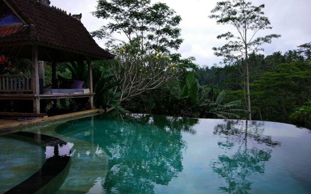 Tirta Asri Ubud Villa