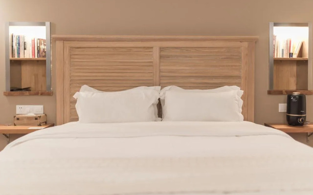 Zizai Garden Traveling with Hotel