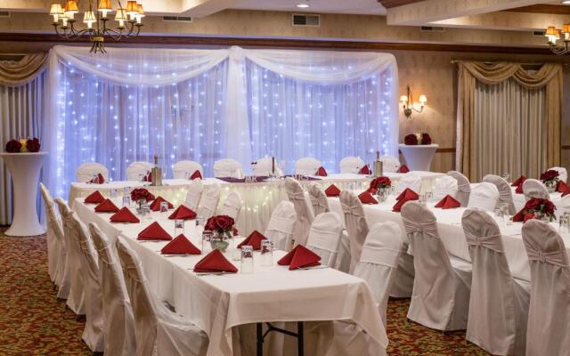 Coshocton Village Inn and Suites