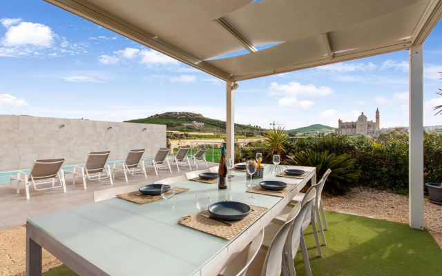 Twilight Gozitan Farmhouse With Pool