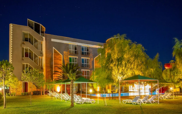Aqua Nina Hotel