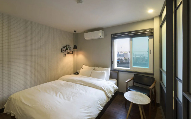 No. 25 Hotel