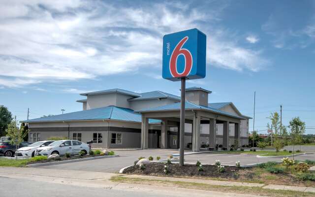 Motel 6 Walton, KY - Richwood - Cincinnati Airport South