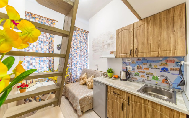 Достоевскинн на улице Марата