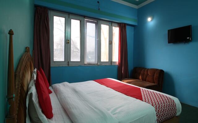OYO 29553 Hotel Essar