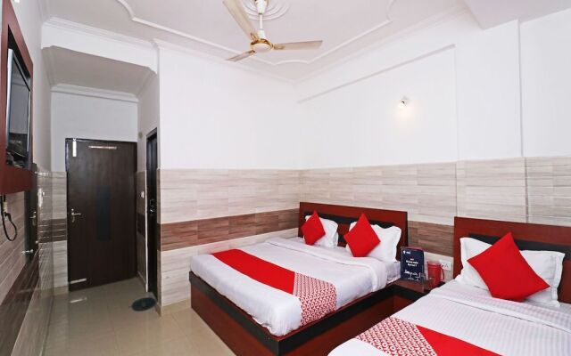 OYO 18916 Shyam Residency