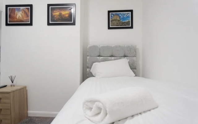 Towler House Apartments 6 Beds in 3 Bedrooms