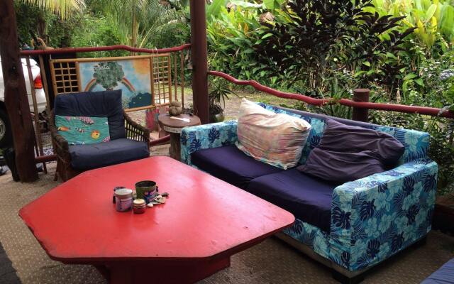 Hedonisia Hawaii Eco-Hostel Community