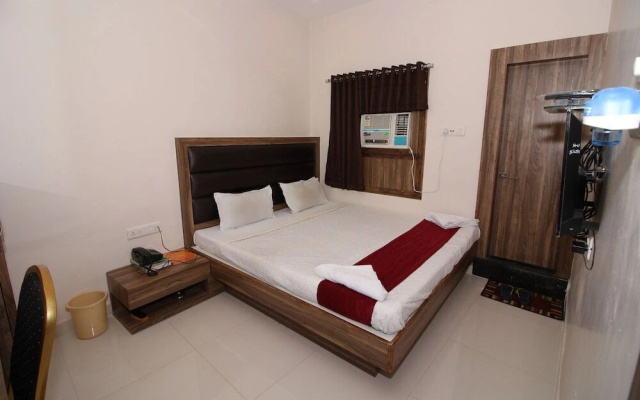 OYO 2811 Hotel Meera