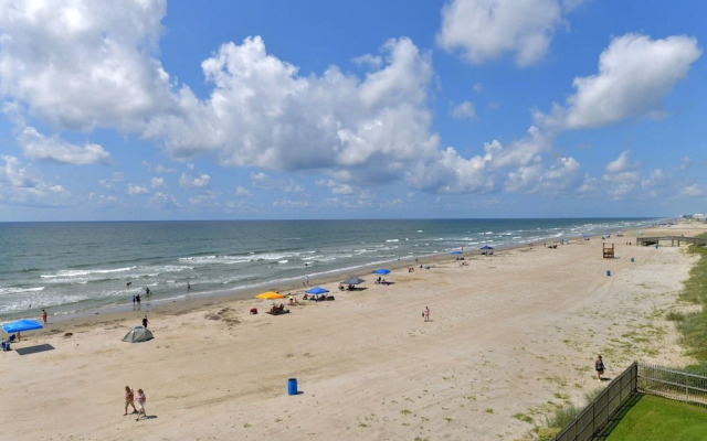 Seascape 1311 2 Bedroom Condo by RedAwning
