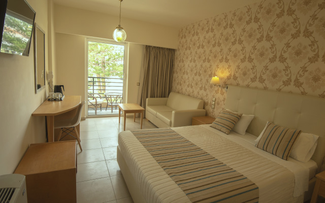 Themis Beach Hotel
