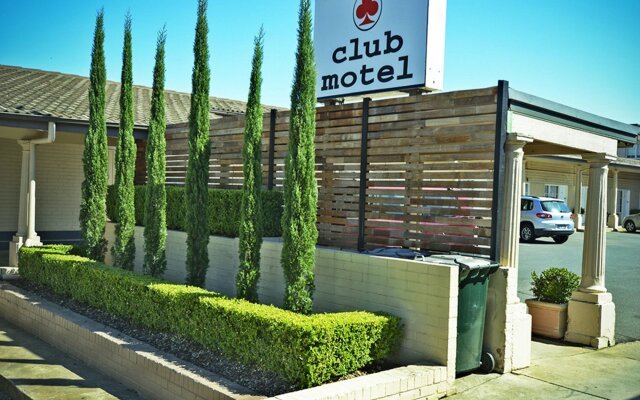 Club Motel