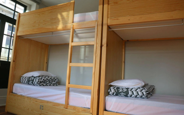 Nice Way Porto Hostel