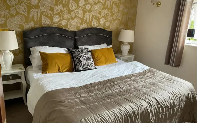 OYO Cocketts Hotel
