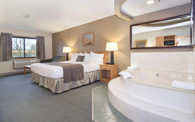 Boarders Inn & Suites by Cobblestone Hotels - Faribault