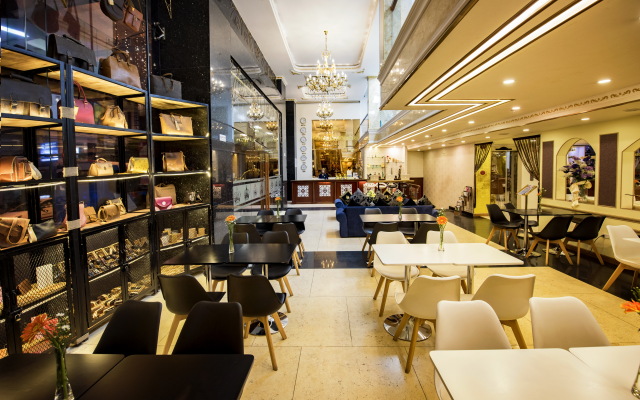 Golden Crown Hotel Saigon