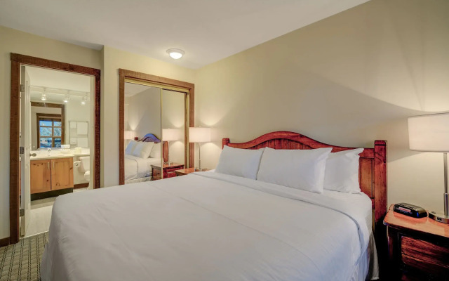 Blackcomb Springs Suites by CLIQUE