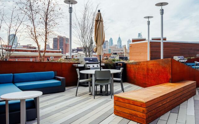 Bright, Luxury Apartment in Historic District