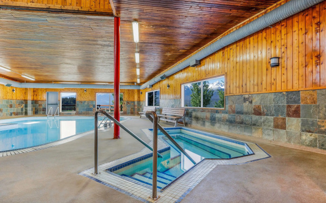 Days Inn by Wyndham Golden