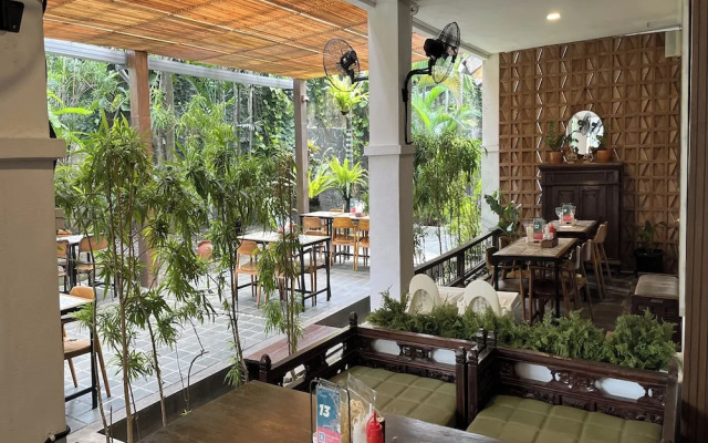 R Residence Jakarta