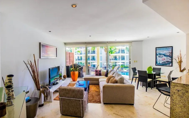 Elements 118 2 Bedroom Condo by Redawning