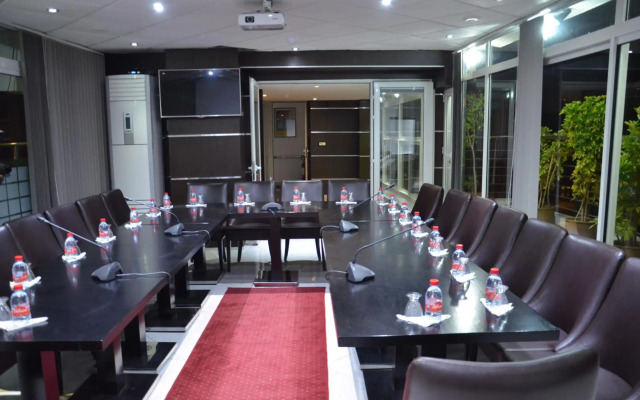 Malak Hotel