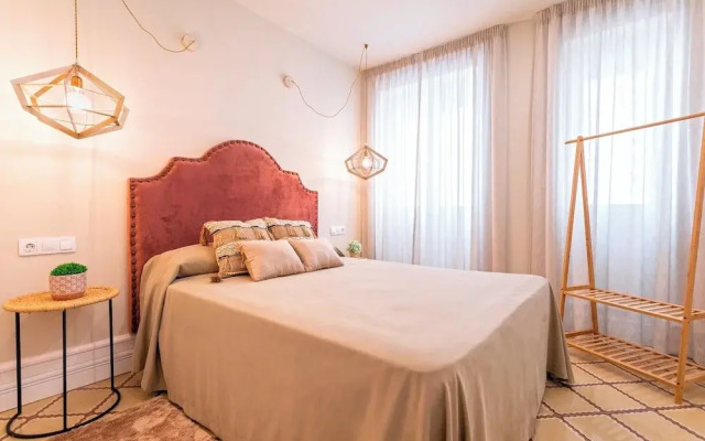 Wonderful 5-bedroom Apart in Granada. Recogidas II