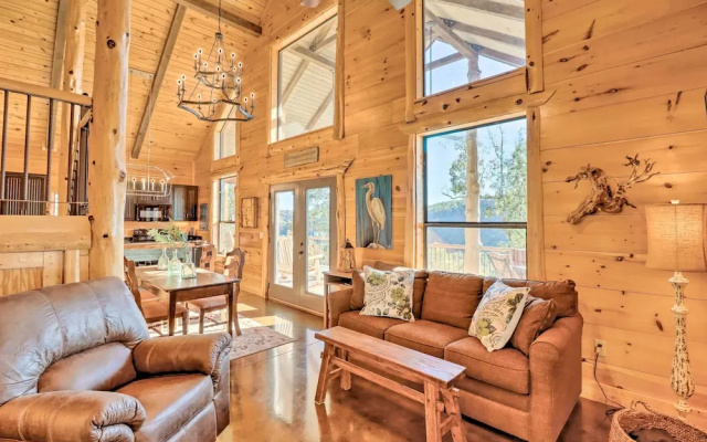 Mountain View Hideaway w/ Outdoor Fireplace!