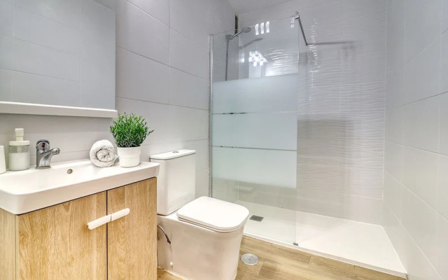 Retreat w Ocean Views Private Parking Ensuite