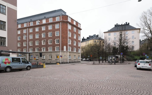 Renovated Top Floor Studio in Kallio
