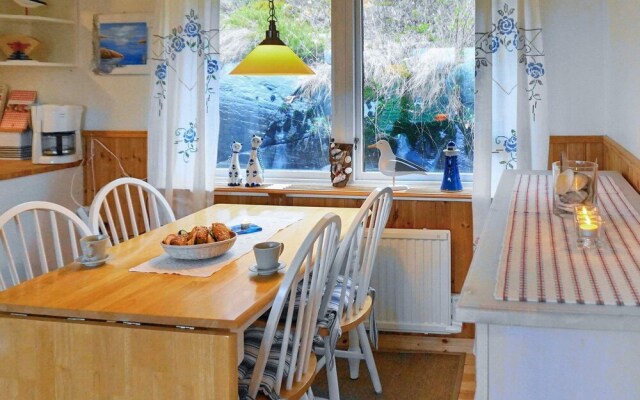 6 Person Holiday Home in Skärhamn